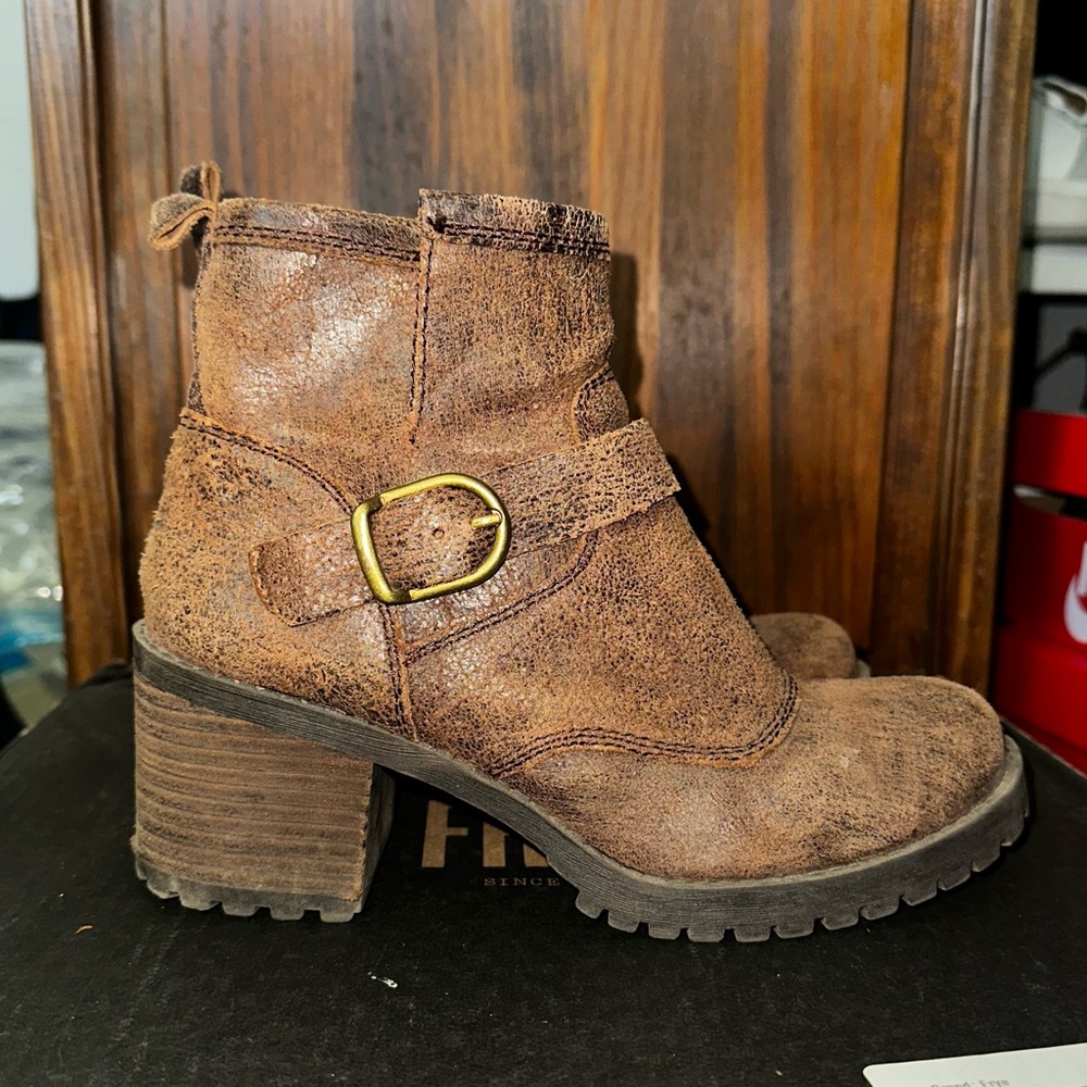 Lucky Brand size 6.5 booties